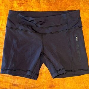 Lululemon size 6 bike shorts